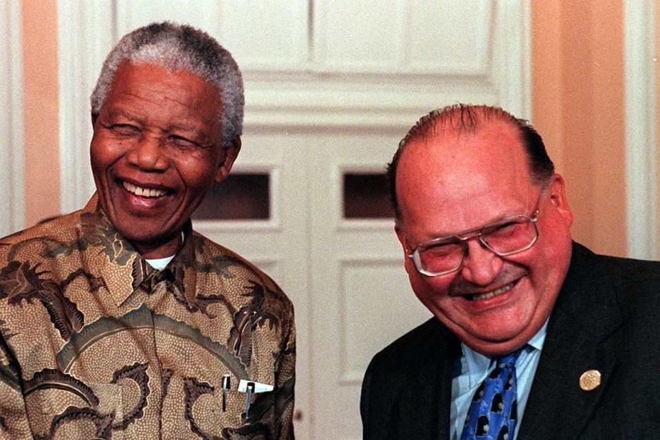 Wijlen oud-president van Zuid-Afrika en Jean-Luc Dehaene in 1998. 