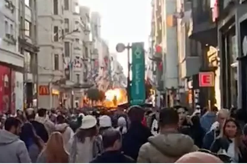 Op het tijdstip van de ontploffing was er in de straat veel volk op de been. 