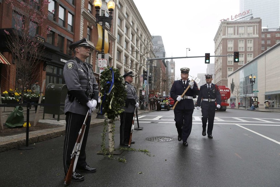 DINSDAG. Exact een jaar geleden na de Boston Marathon van 2013 wordt de aanslag tijdens die wedstrijd herdacht. De organisatie kondigde bijkomende veiligheidsmaatregelen aan voor de 118e editie.