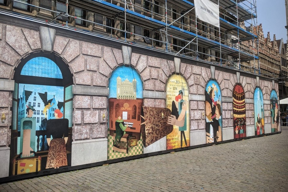 Fatinha Ramos versiert restauratiewerf van Antwerps stadhuis. 