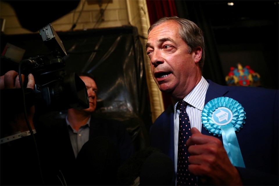 De Brexit Party van Nigel Farage is de duidelijke winnaar van de Europese verkiezingen in het Verenigd Koninkrijk. 