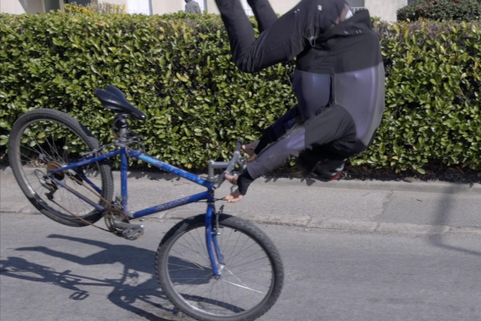 Een airbag op de fiets kan uw nek redden, maar niet uw sleutelbeen.