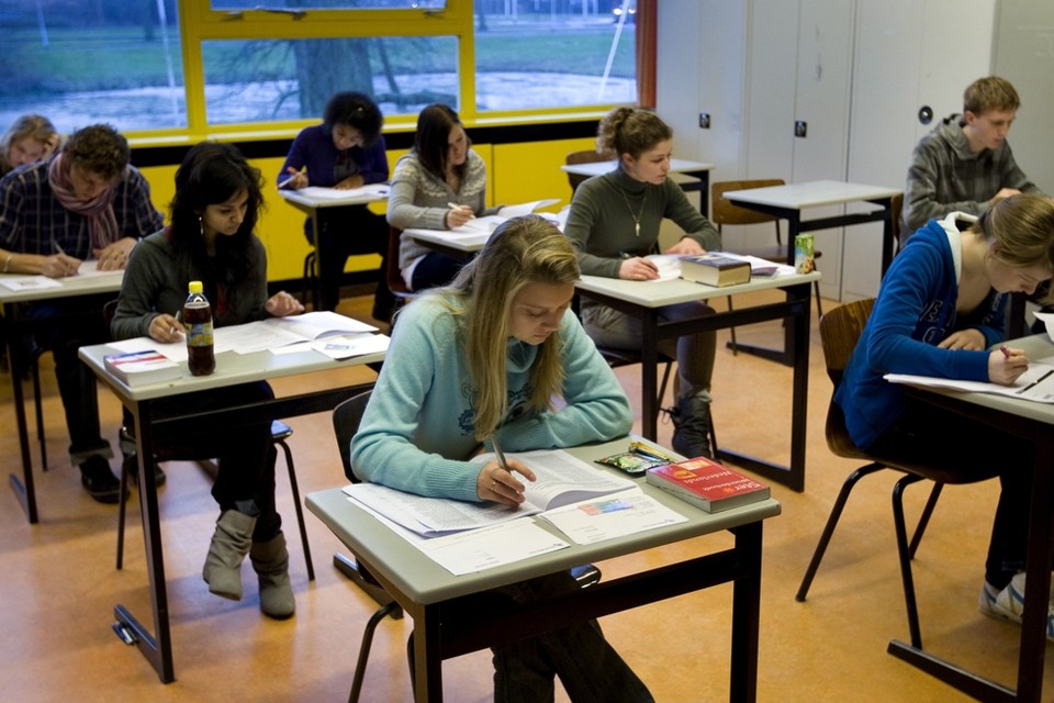 Themabeeld. Het Examen Nederlands voor Havo-leerlingen in Rotterdam. 