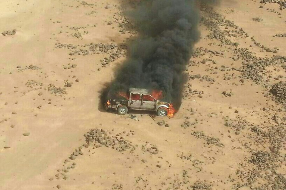 Een van de voertuigen vatte vuur tijdens de beschieting door de Jordaanse luchtmacht. 