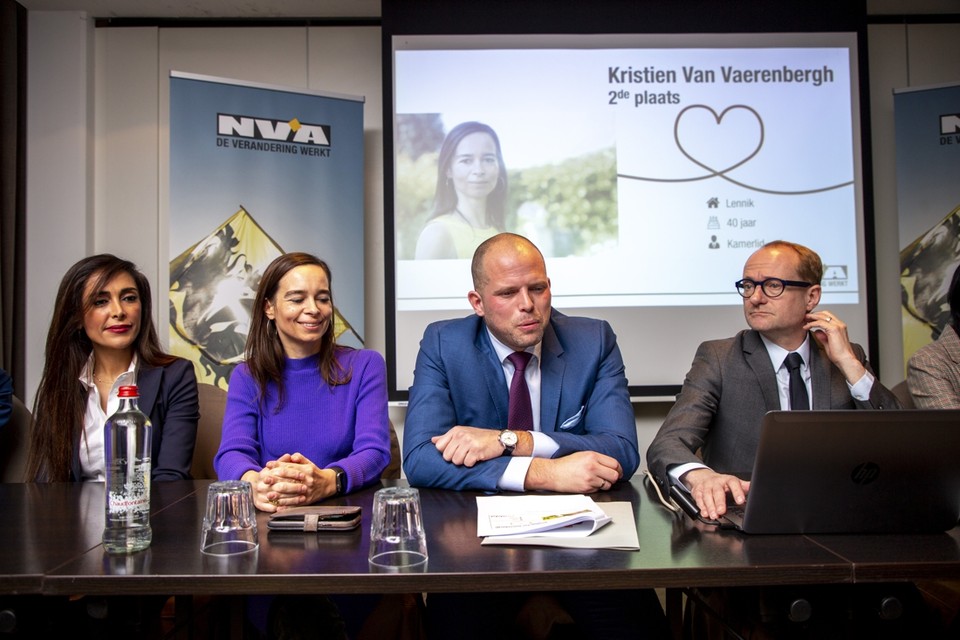 Darya Safai, Kristien Van Vaerenbergh, Theo Francken en Ben Weyts. 