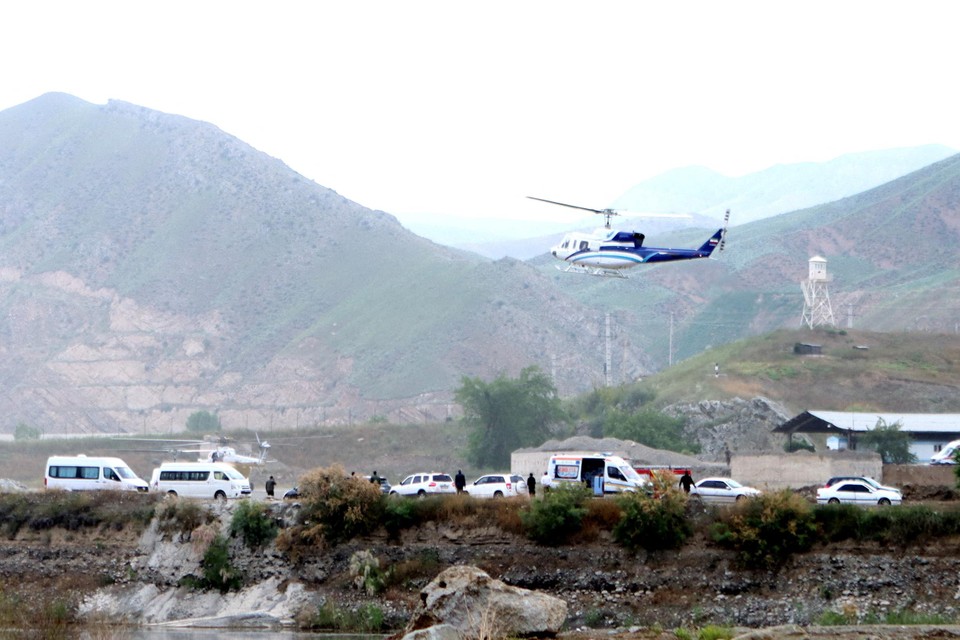 De helikopter bij het opstijgen in Azerbeidzjan.