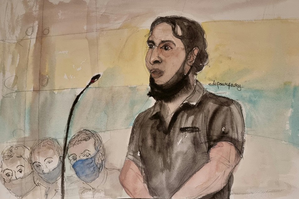  Salah Abdeslam op zijn proces in Parijs. 