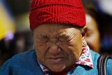 thumbnail: De moeder van een van de overleden sherpa’s kan haar verdriet niet bedwingen. 
