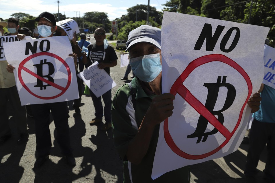 Boeren in El Salvador protesteren tegen de introductie van bitcoin als wettig betaalmiddel  (foto uit 2021). 