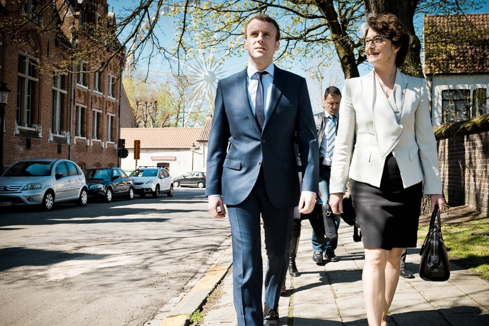 Claude-France Arnould naast de Franse president Emmanuel Macron 