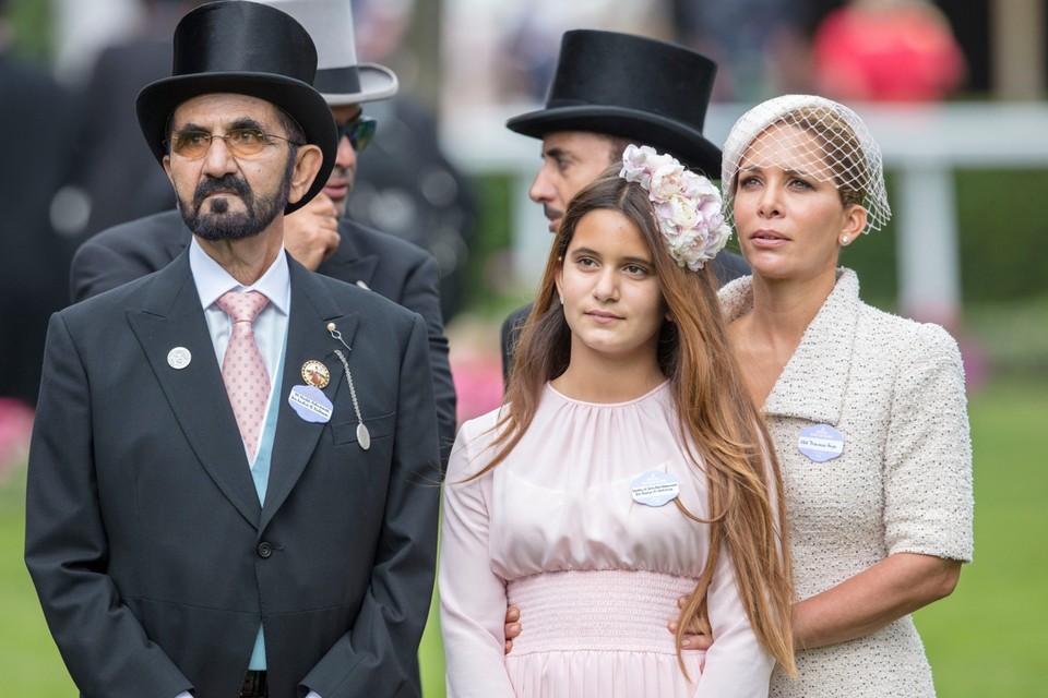 Sjeik Mohammed bin Rashid al-Maktoum met zijn vrouw prinses Haya en dochter Sheikha Al-Jalila. 