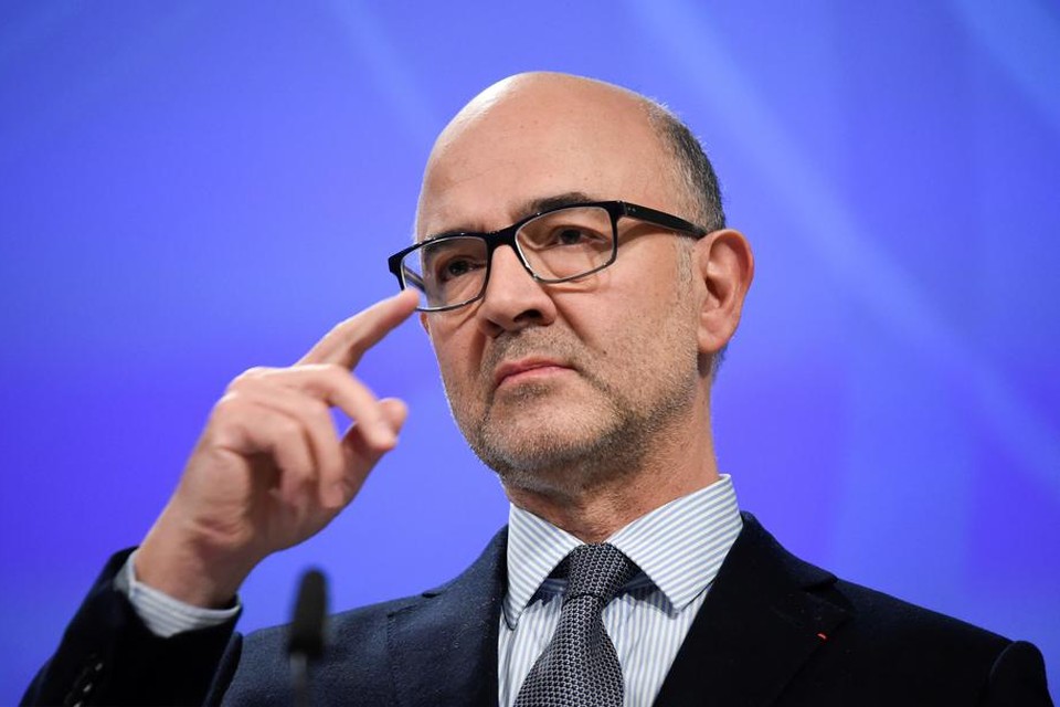 Pierre Moscovici tikt Italië op de vingers.