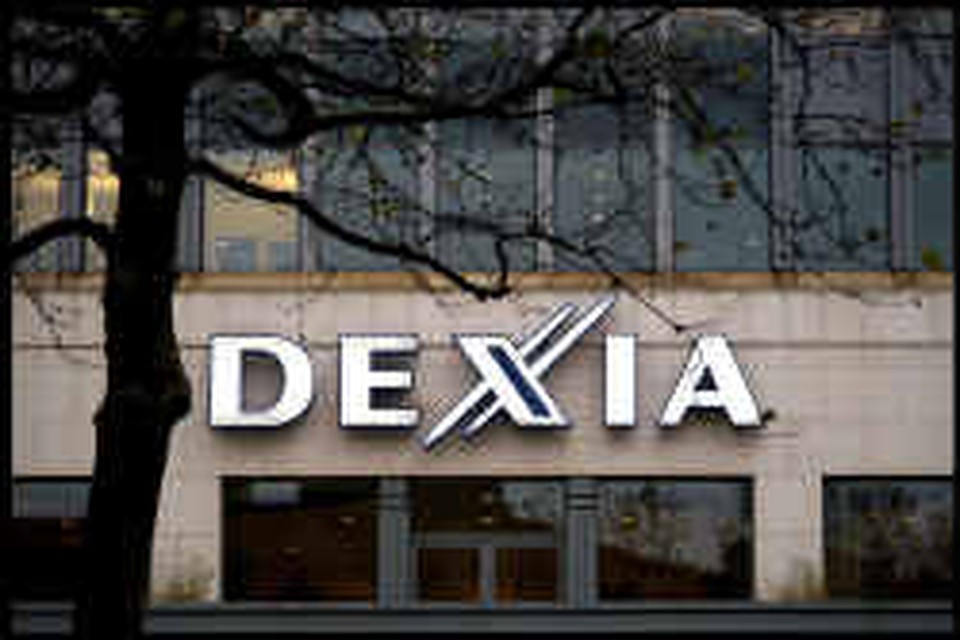 De nieuwe hoofdzetel van Dexia aan het Brusselse Rogierplein werd vorige week ingewijd met een indrukwekkend klank- en lichtspel.