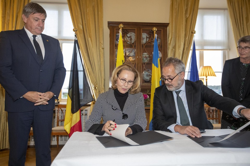 Tillekaerts op missie in Zweden met Vlaams minister-president Jan Jambon. 