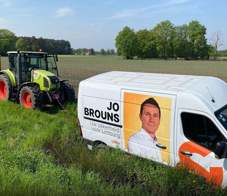 Het campagnebusje van Jo Brouns.