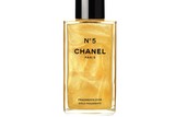 thumbnail: Geparfumeerde gel N°5 Fragments D’Or, Chanel, 85 euro 
