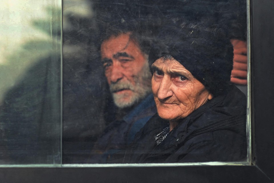 Inwoners vluchten uit Nagorno-Karabach.