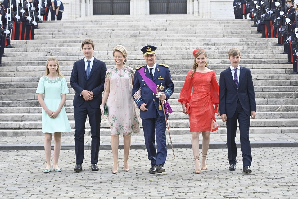 De koninklijke familie op de nationale feestdag. 