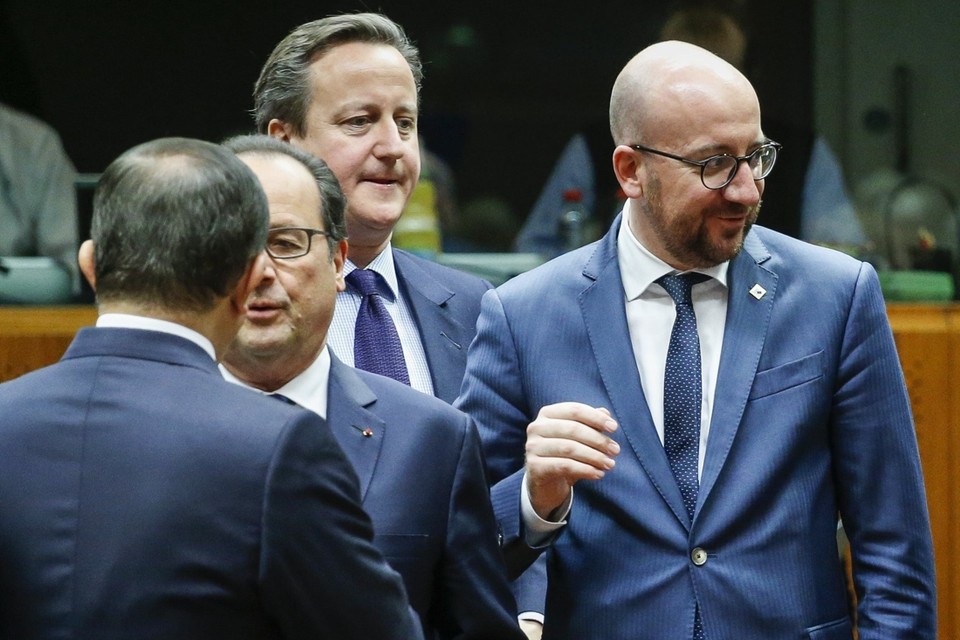 Charles Michel (rechts) in het gezelschap van François Hollande en David Cameron. 
