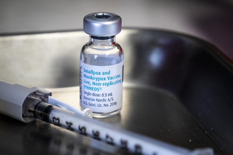 Vaccins tegen het apenpokkenvirus zullen ook in België nodig blijven. 