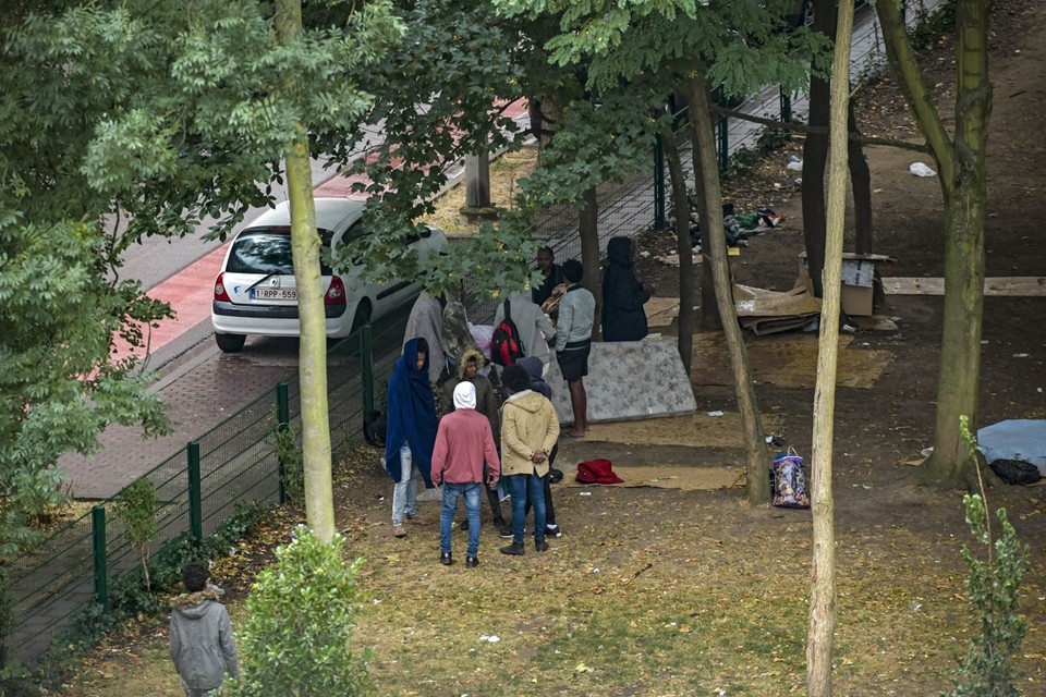 Migranten in het Maximiliaanpark in Brussel 