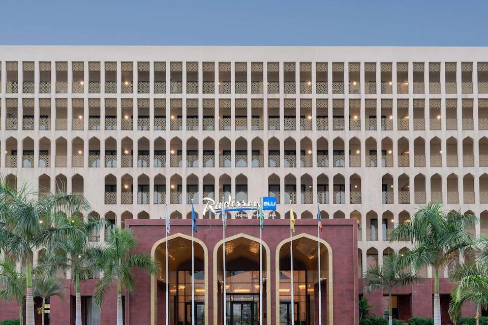 De Tsjadische overheid zou voor de bouw van het hotel nog tussen 50 en 60 miljoen euro aan CFE verschuldigd zijn.