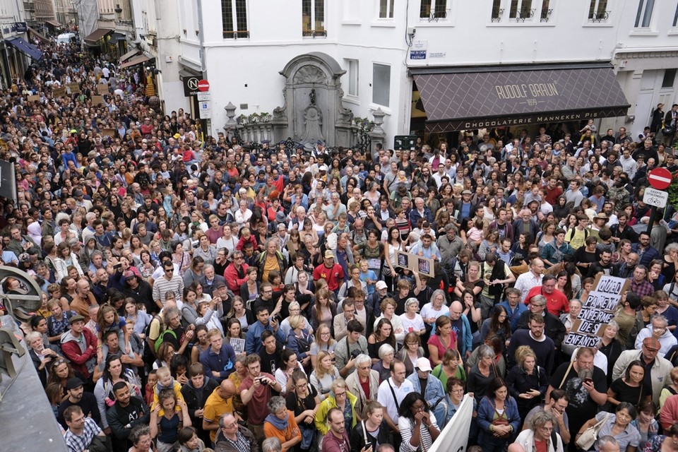 Protestactie tegen de uitwijzing aan Manneken Pis in Brussel. 