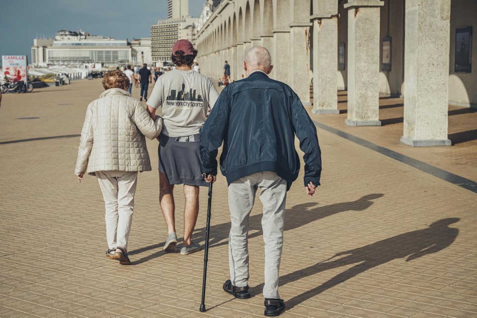 De Commissie maakt zich ook zorgen over de toenemende vergrijzingskosten.