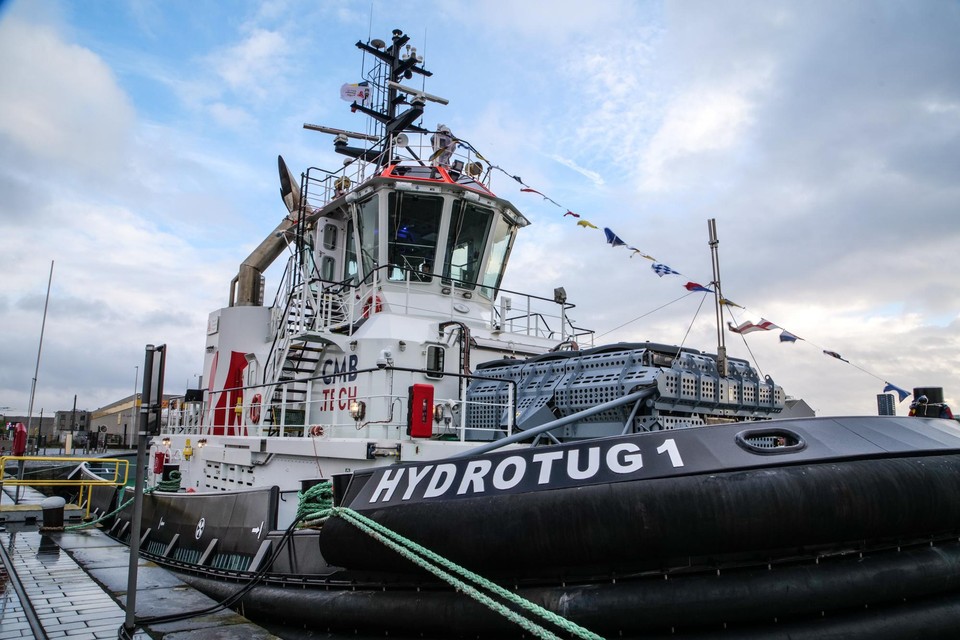 De Hydrotug 1 van CMB.TECH, de eerste sleepboot op waterstof ter wereld.