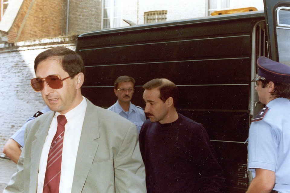 Bouhouche (l.) en Beijer (r.) in 1991 aan de raadkamer in Nijve