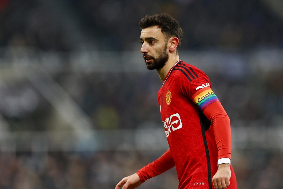 Der portugiesische Kapitän von Manchester United, Bruno Fernandes, trug beim Premier-League-Spiel am Samstag in Newcastle eine Regenbogenbinde.