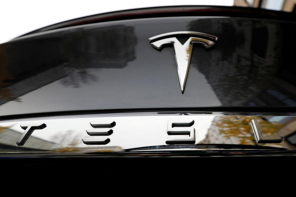 Het aandeel van Tesla is dit jaar al met meer dan 40 procent gedaald.