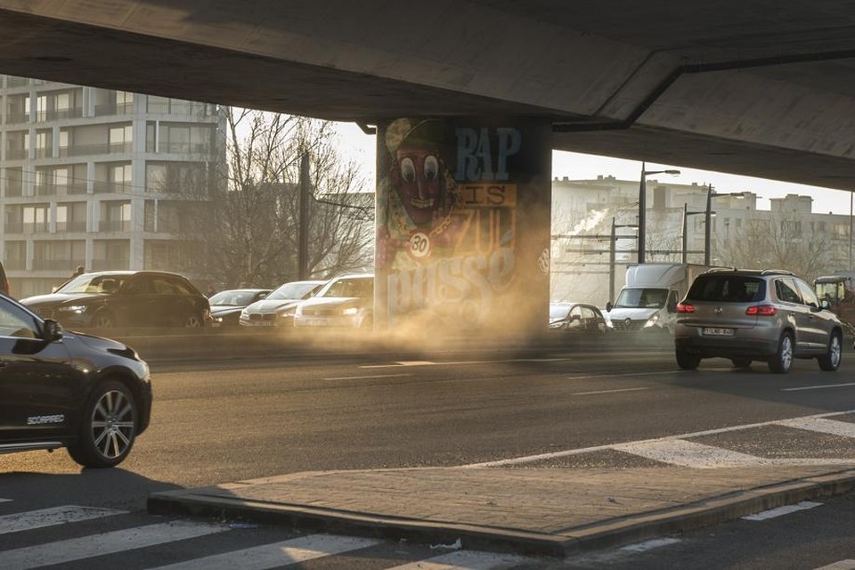 Luchtvervuiling is een stille doder: elk jaar sterven 10.000 tot 12.000 Belgen vroegtijdig door vervuilde lucht in te ademen.