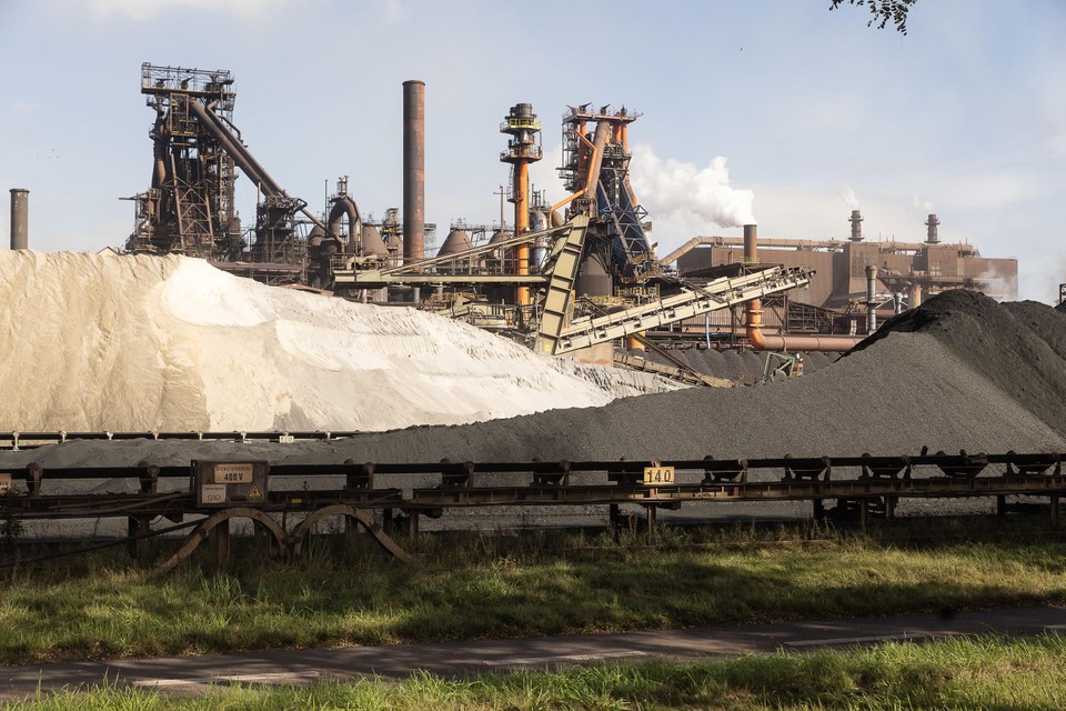 Bij ArcelorMittal Gent zouden in het kader van de vergroening de twee bestaande hoogovens op cokes vervangen worden.