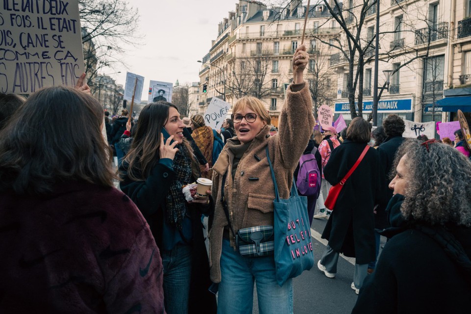 Judith Godrèche tijdens een demonstratie in Parijs op Internationale Vrouwendag eerder dit jaar.