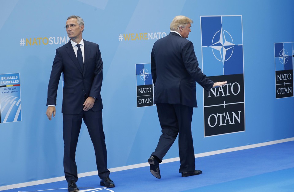Donald Trump (r.) en Navo-topman Jens Stoltenberg in 2018.