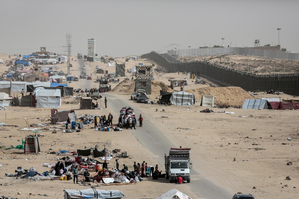 Palestijnen uit Rafah vluchten naar veiliger gebieden.