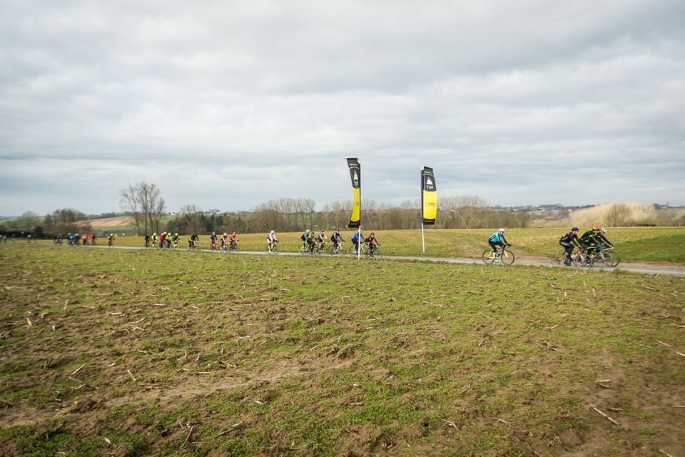 De wielertoeristen die zaterdag de Ronde van Vlaanderen reden kregen al heel weinig zon te zien. 