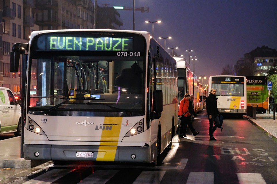 Het hoofdstuk openbaar vervoer in het Vlaamse regeerakkoord veroorzaakt syndicale onrust. 