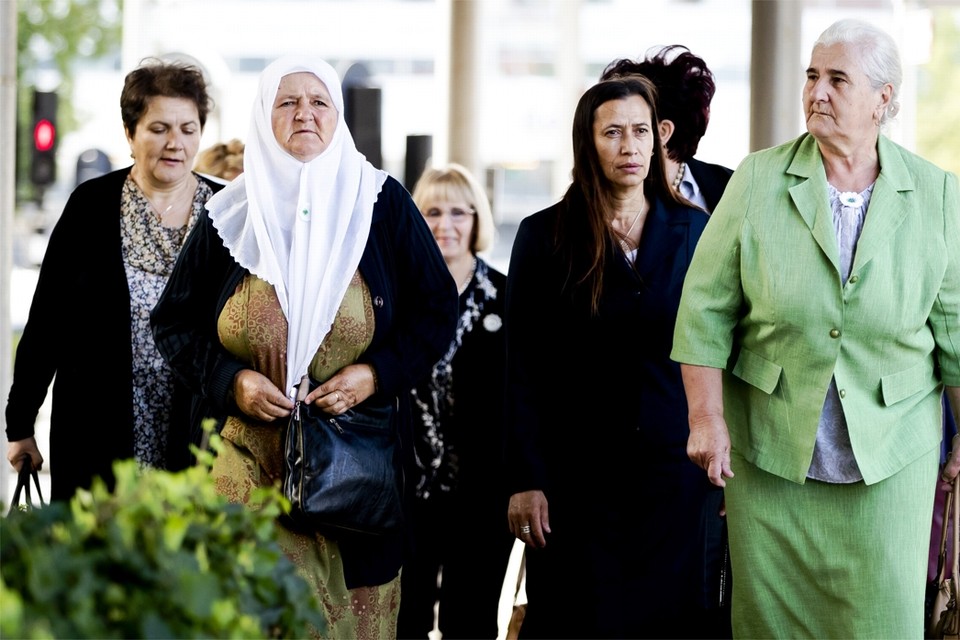 Nabestaanden van de omgekomen mannen, beter bekend als de ‘moeders van Srebrenica’ 