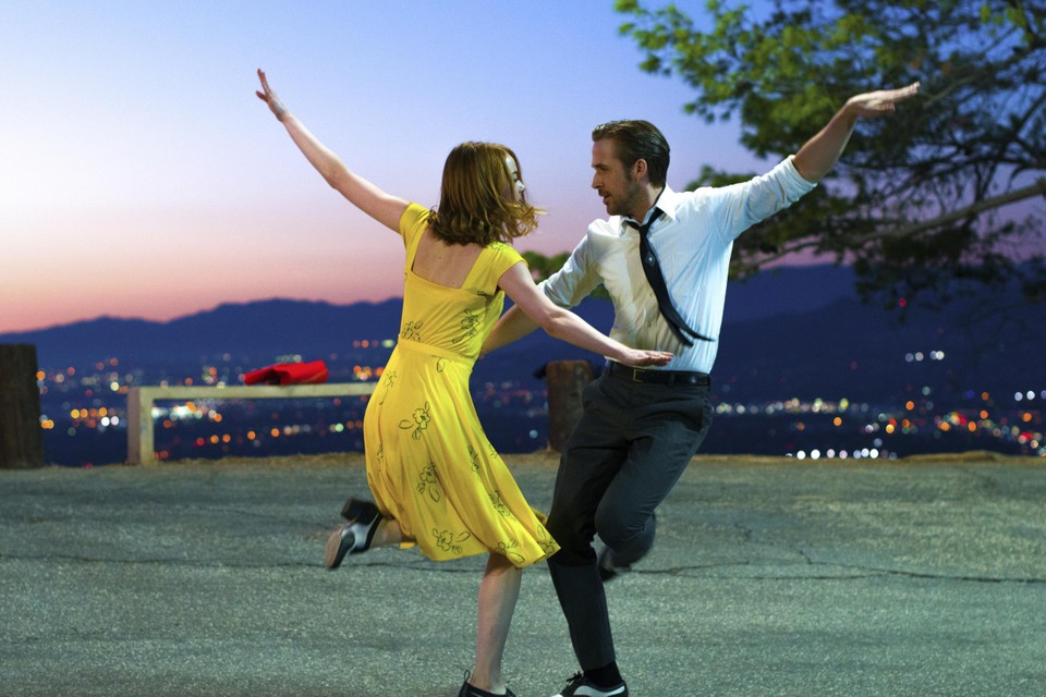 In ‘La la land’ tonen Emma Stone en Ryan Gosling dat ze ook nog eens steengoed kunnen zingen en dansen.