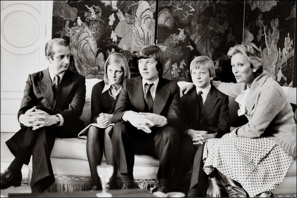 Een jonge prins Filip met zijn ouders, broer Laurent en zus Astrid. 