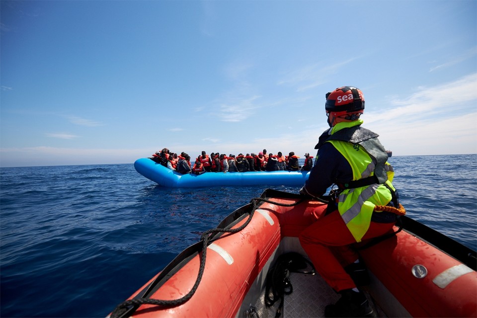 Groen pleit nu ook voor het onderscheppen en terugsturen van vluchtelingenbootjes. 