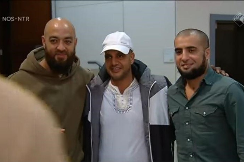 Links Abid Tounssi, rechts Ali Houri, de twee sprekers tijdens de moslimlezing. Gisteren zond Nieuwsuur een reportage over de avond uit. rr 