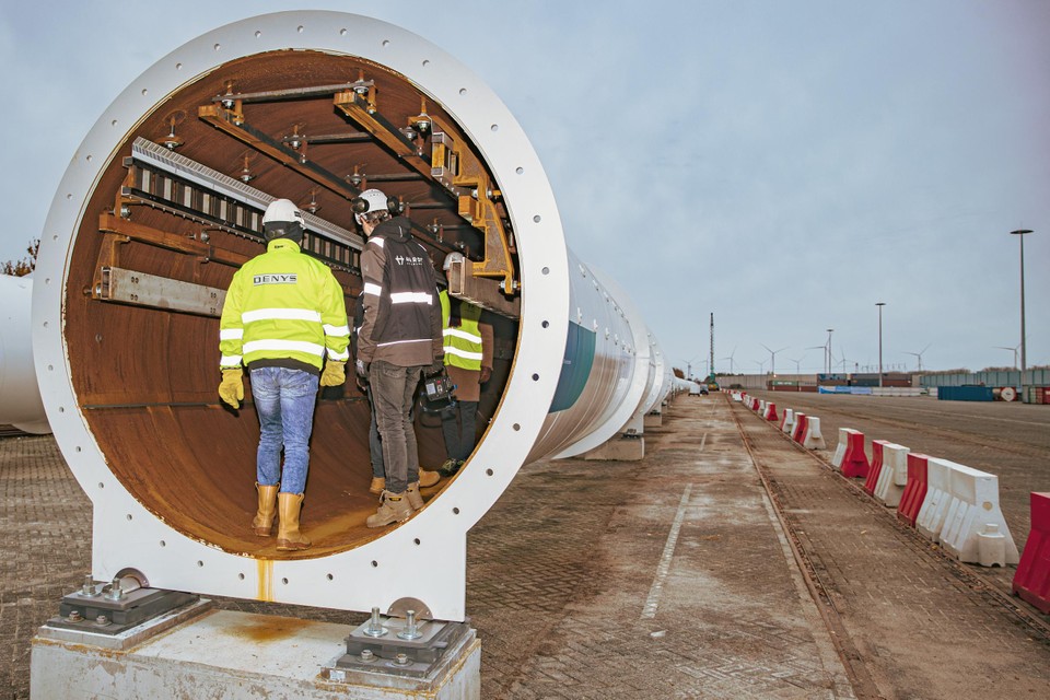 Vanaf midden volgend jaar zou de eerste ‘hyperlooppod’ door deze tunnel moeten zoeven.