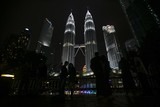 thumbnail: De Petronas-torens in Kuala Lumpur, Maleisië. Licht aan... 