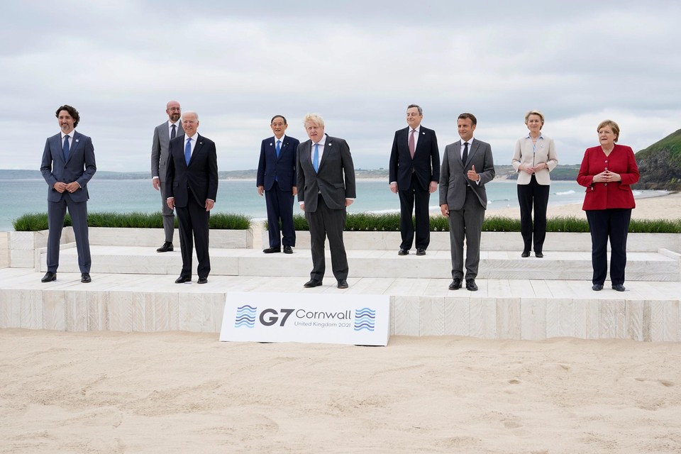 Groepsfoto op de top van de G7, de zeven rijkste industrielanden, in het Britse graafschap Cornwall 