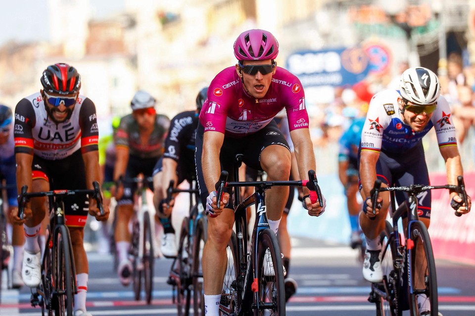 Démare boekte zijn achtste zege in de Ronde van Italië. 
