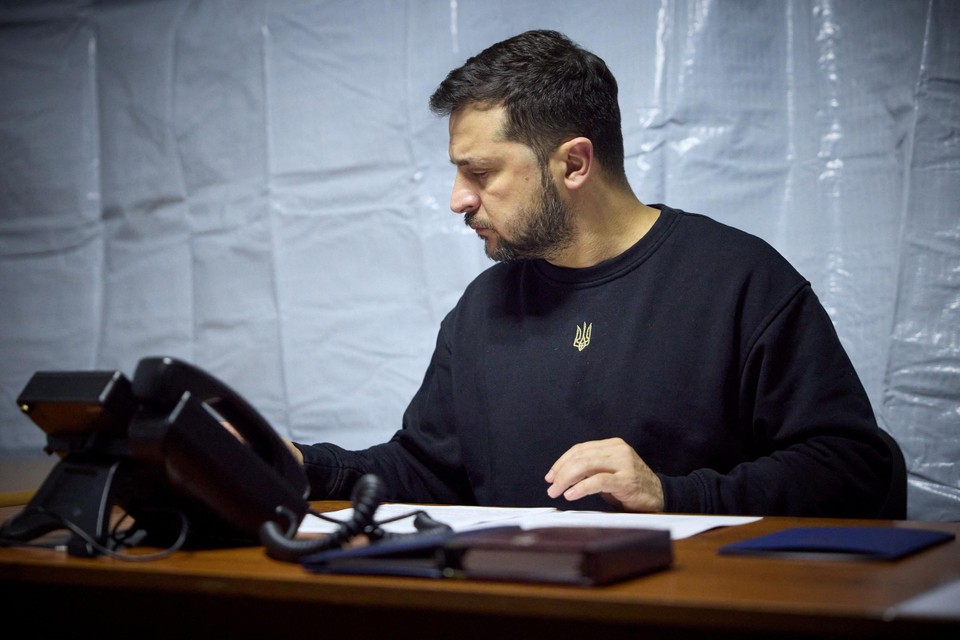 De Oekraïense veiligheidsdienst SBU zegt dat het een moordaanslag op president Zelenski heeft verijdeld.