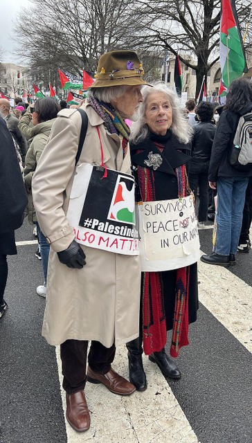 Marione Ingram en haar levensgezel Daniel, protesterende boegbeelden.